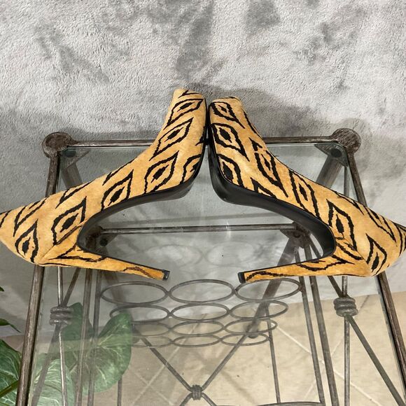 BCBG Leather Stiletto pumps women’s size 9 tiger print Platform high heels - Picture 6 of 10